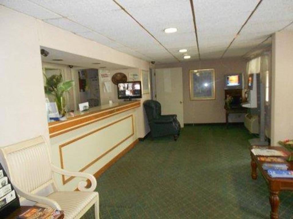 Economy Inn Wall Interior foto